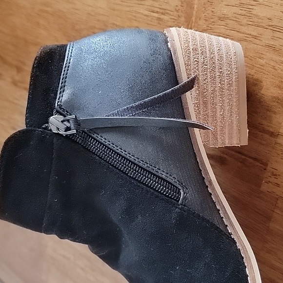 Corky booties - Picture 10 of 10